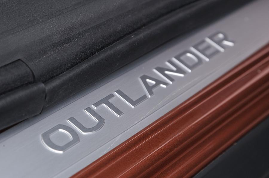  Mitsubishi Outlander 2012 года  (фото 34 из 89)